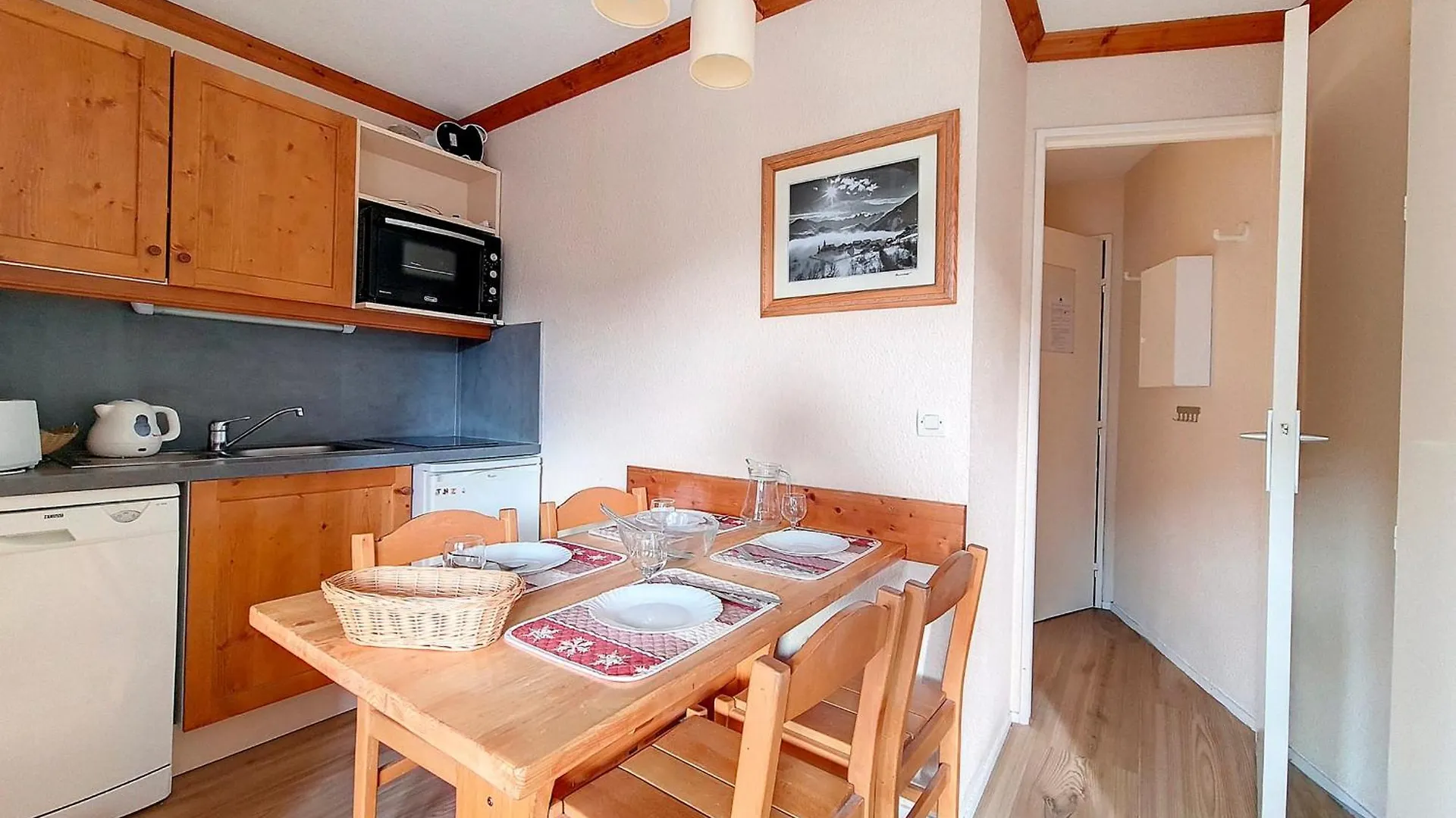 Appartement Cosy 2 Pieces - Proche Pistes Et Commerces - Balcon Sud/Est - Parking Gratuit - Fr-1-344-973 سان-مارتن-دي-بيفيل شقة